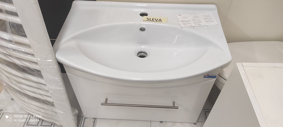 Obrázek Spodní skříňka s umyvadlem.
